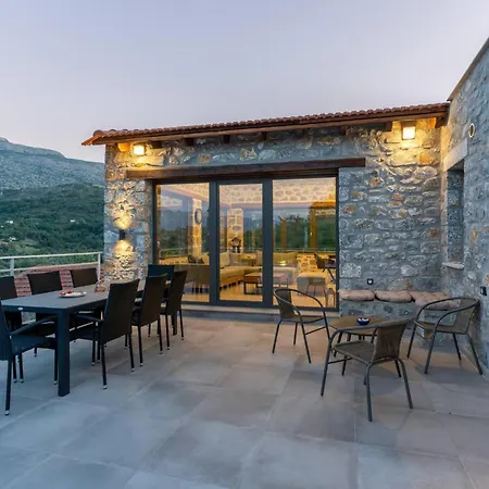 Marlia Villa