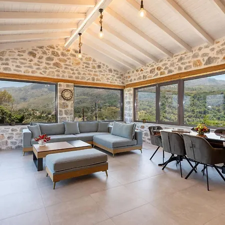 Marlia Villa *